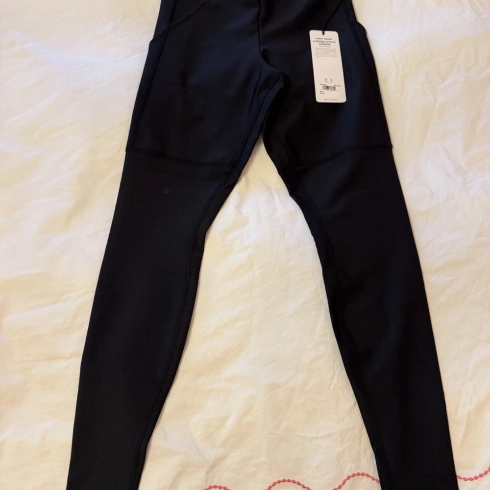 Amazing Brand New with Tags Alo leggings Size M